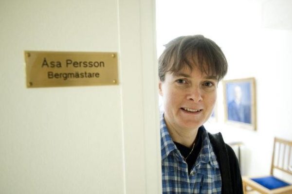 Åsa Persson vid en dörröppning