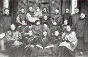Gruppfoto på missionärer i Kina