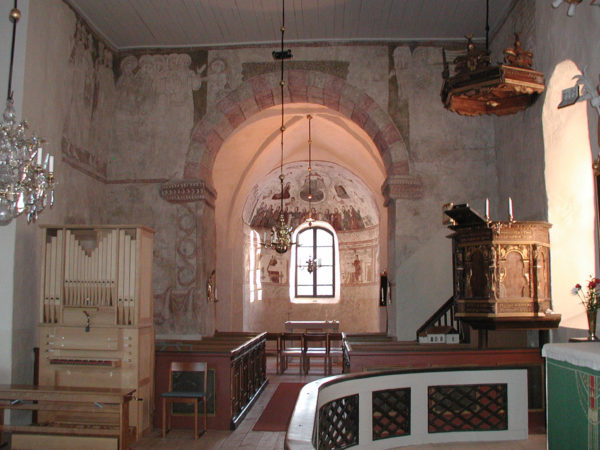 Interiör mot gamla koret i Bringetofta kyrka