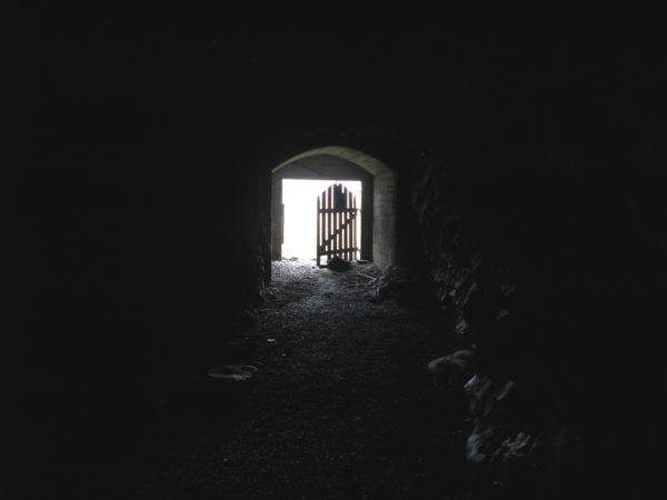 Tunnel som sprängts genom berget Hovden