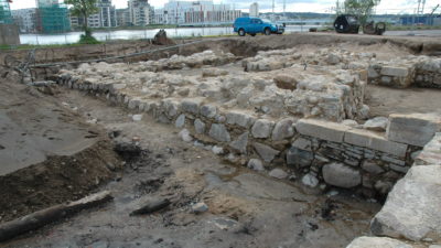 Framgrävda murar från Bastion Carolus norra flank.