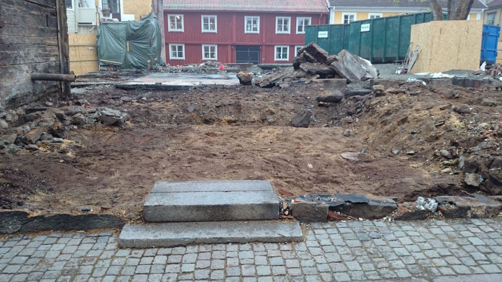 Platsen för Ingemar sadelmakares hus efter rivning.
