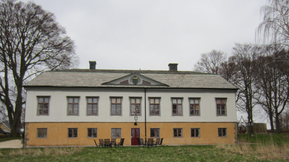 Fasaden på Rosenlunds herrgård.